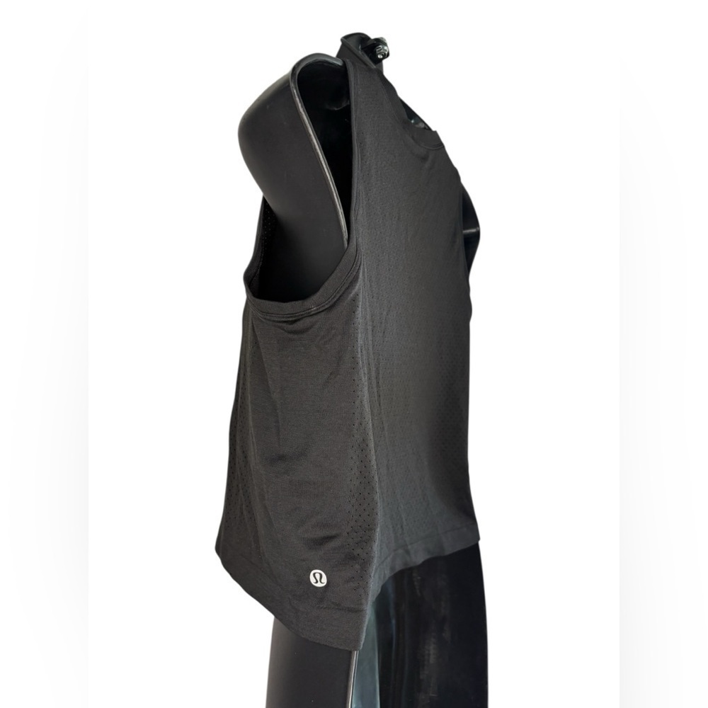 Lululemon cropped mesh muscle tank - black small preloved no flaws - Picture 4 of 7